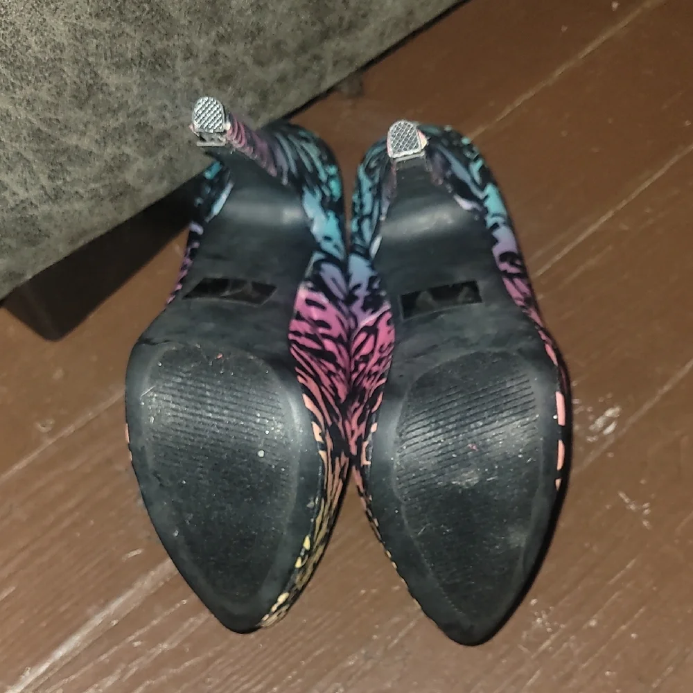 Bumper Vibrant Animal Print Heels - Picture 4 of 5